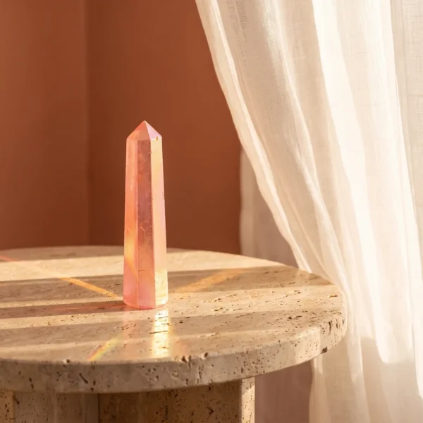 Obelisk aura kwarts perzik, 9 cm
